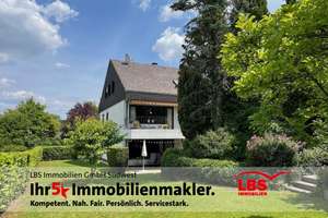 freistehendes Einfamilienhaus mit Einliegerwohnung, Garten 
und 2 Garagen in Trier-Heiligkreuz  – Die vollständige Adresse der Immobilie erhältst du vom Anbieter., 54295 Heiligkreuz, Trier – Vorschaubild 1