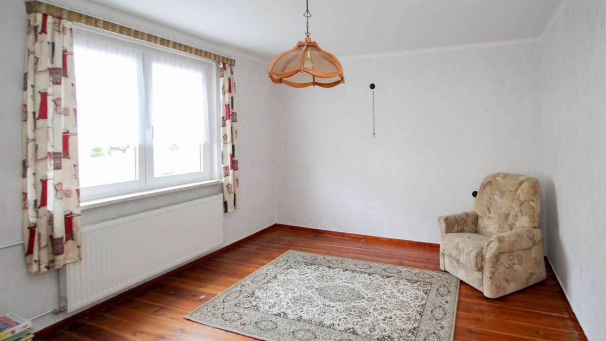 Immobilie in Vacha - Gepflegtes Ein- bis Zweifamilienhaus mit Nebengebäude und großem Garten in Vacha - Völkershausen - Bild 1