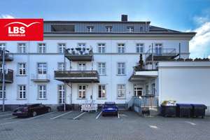 Altbauwohnung mit Balkon und Stellplatz in Krefeld-Uerdingen