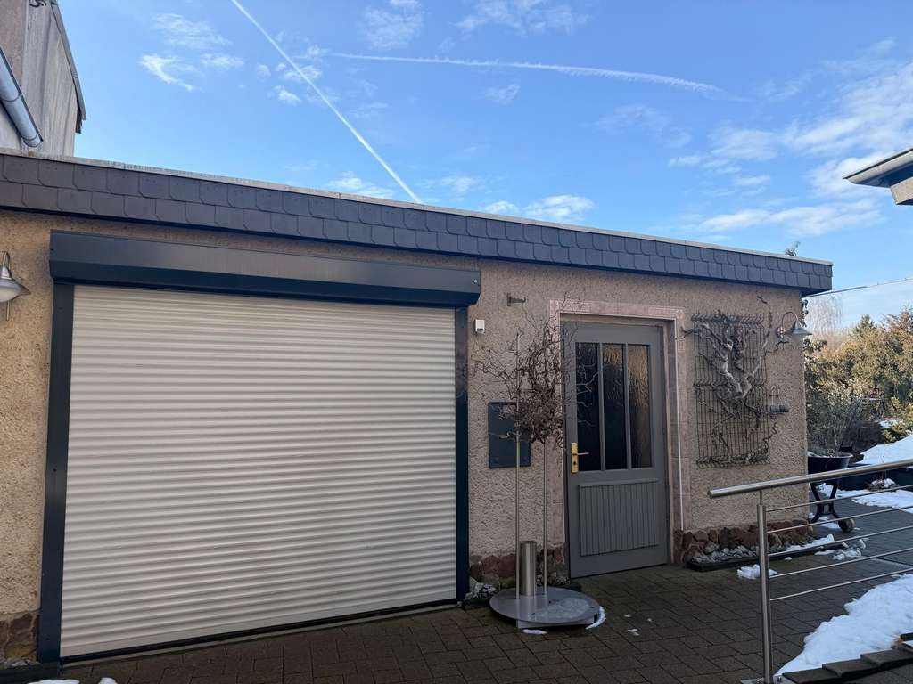 Immobilie in Hergisdorf - Familienfreundliches Zuhause mit Garten und vielseitigem Nebengebäude - Bild 2