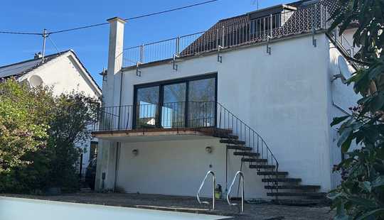 Bild von Großzügige Haushälfte mit Garten und Pool in Wiesbaden Igstadt