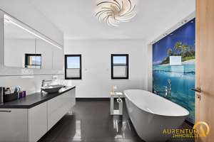 Exklusives Wohnen auf höchstem Niveau, modernes Traumhaus mit Pool, Whirlpool und Design-Ausstattung – Die vollständige Adresse der Immobilie erhältst du vom Anbieter., 84097 Herrngiersdorf – Vorschaubild 11