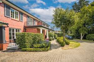 Exklusive Haushälfte in Landhausvilla - Bestlage Ahrensburg – Die vollständige Adresse der Immobilie erhältst du vom Anbieter., 22926 Ahrensburg – Vorschaubild 2