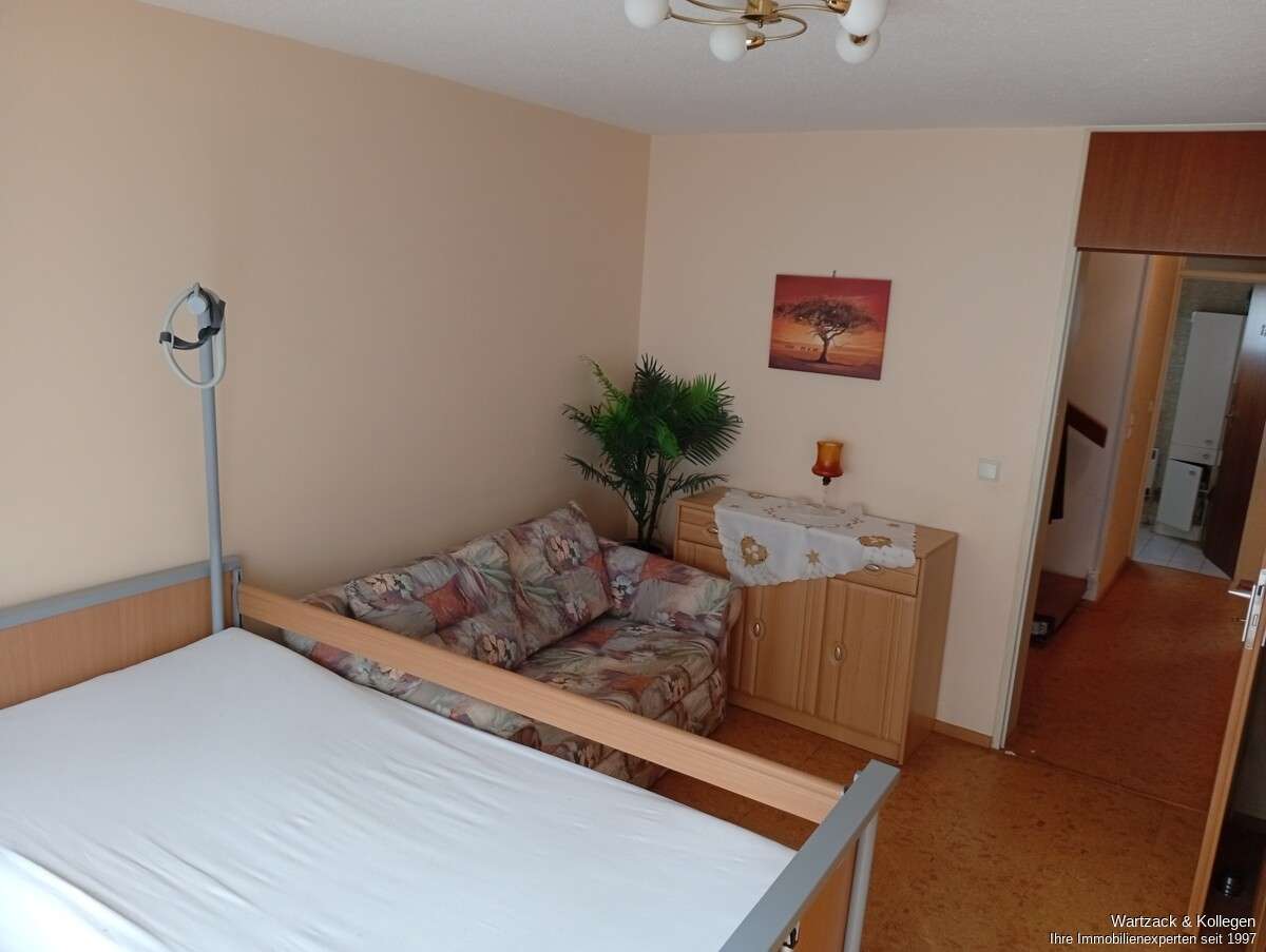 Immobilie in Schwanstetten - Reiheneckhaus mit fast 150 m² Wohnfläche, schönem Grundstück, Wintergarten und Doppelgarage - Bild 3