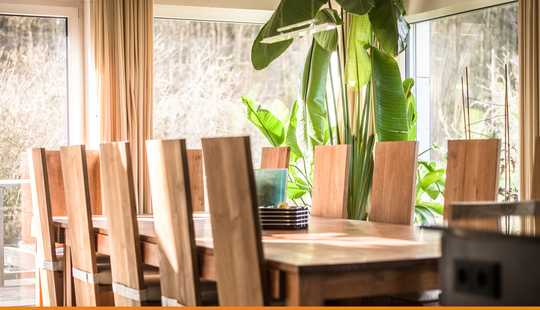 Bild von Autark im Grünen: Villa mit Wellnessbereich, Außenpool und gewerblich nutzbarer Einliegerwohnung