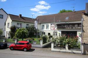 Ehemalige Dorfschänke mit Saal und Wohnungen im schönen Oberzissen – Die vollständige Adresse der Immobilie erhältst du vom Anbieter., 56651 Oberzissen – Vorschaubild 1