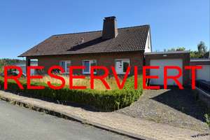 RESERVIERT! Massives Ein- bis Zweifamilienhaus mit Einliegerwohnung mit PV-Anlage – Knuttenberg 1, 33034 Brakel – Vorschaubild 1