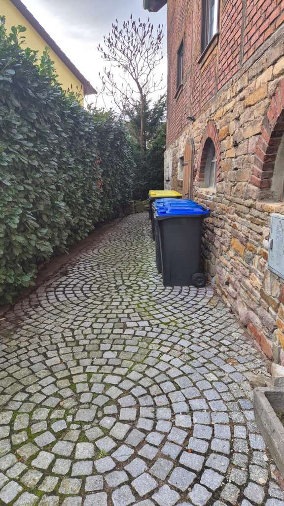 Immobilie in Fröndenberg/Ruhr - Gepflegte 2,5-Zimmer-Dachgeschosswohnung in ruhiger Lage von Fröndenberg-Ardey zu verkaufen! - Bild 3