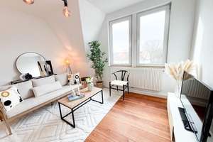 Renovierte Kapitalanlage mit EBK und Neckarblick. Starke Rendite an der Wilhelma. Bad Cannstatt.