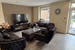 Viel Platz & flexible Nutzung – Modernisiertes Reihenhaus mit 7 Zimmern – Die vollständige Adresse der Immobilie erhältst du vom Anbieter., 41066 Uedding, Mönchengladbach – Vorschaubild 2