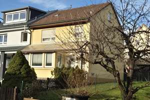 Schöne Doppelhaushälfte mit fünf Zimmern und Garten in Raidwangen, Nürtingen – Die vollständige Adresse der Immobilie erhältst du vom Anbieter., 72622 Nürtingen – Vorschaubild 1