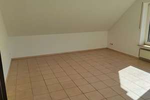 Wohnen in Schloss Neuhaus: Vier-Zimmer-Dachgeschosswohnung in Paderborn – Krakostraße 3, 33104 Schloß Neuhaus, Paderborn – Vorschaubild 2