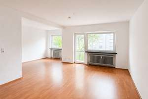 Helle 3-Zimmer-Wohnung mit Balkon, sep. WC & Kellerraum – Celle Nordfeld