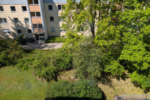 Privatoase mit Gestaltungsspielraum - Großzügige 2-Zi.-Wohnung in Bestlage