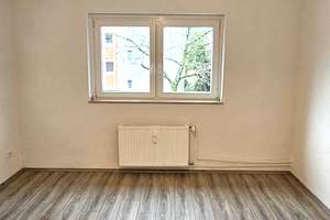 Renovierte 3-Zimmer-Wohnung, frei ab sofort! – Vogelheimer Str. 239, 45356 Vogelheim, Essen – Vorschaubild 1