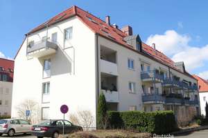 Schicke Dachgeschosswohnung in ruhiger Lage