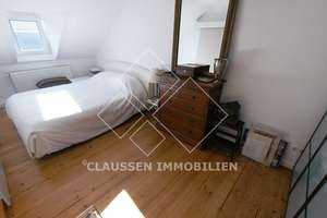 Seitlich Taunusstr.: 2-Zimmer-Wohnung in schön saniertem Altbau m. Einbauküche u. Carport – Adlerstr. 71, 65183 Mitte, Wiesbaden – Vorschaubild 4