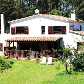 Rustikales, modernes Bauernhaus mit Stallungen in Maçanet de la Selva
