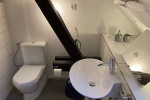 Stilvolles, möbliertes 1-Zimmer-Dachgeschossappartement mit EBK in Regensburg – Ludwig-Eckert-Strasse 6, 93049 Westenviertel, Regensburg – Vorschaubild 8