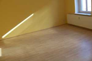 3 - Raumwohnung mit Laminat, Balkon – St. Michael Str. 9, 39112 Magdeburg – Vorschaubild 4