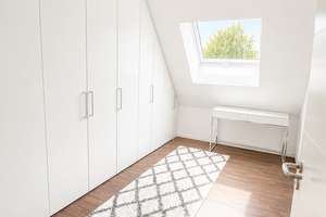 Seltene Gelegenheit in Solingen-Gräfrath: Top ausgestattetes Reihenhaus mit XXL-Garten – Die vollständige Adresse der Immobilie erhältst du vom Anbieter., 42653 Gräfrath, Solingen – Vorschaubild 16