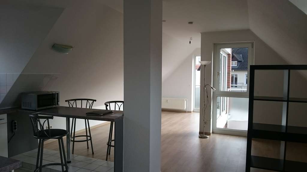 Immobilie in Bad Schwartau - Charmante 1,5-Zimmer Dachgeschosswohnung in Bad Schwartau, frisch saniert - Bild 3