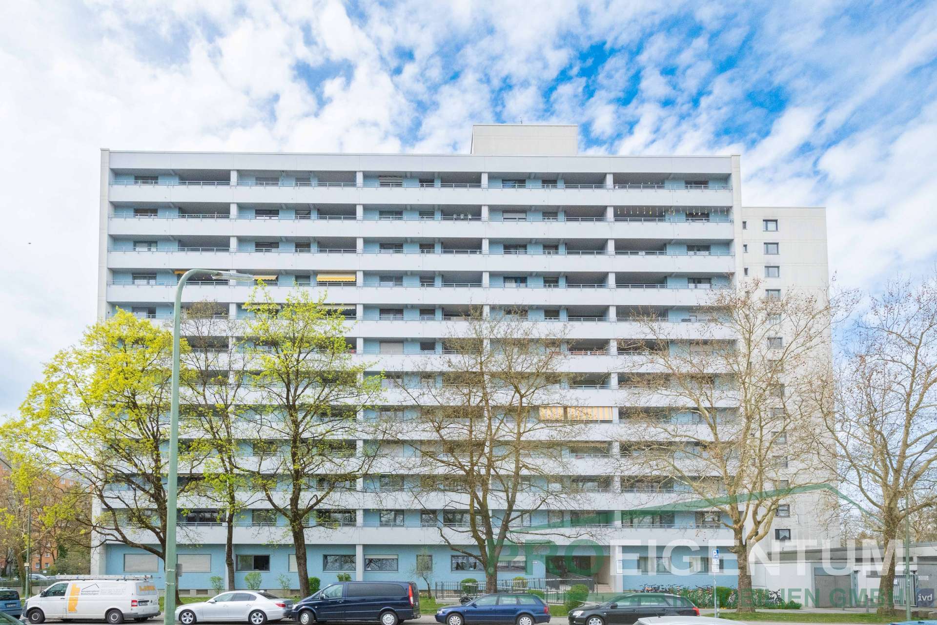 Bieterverfahren: Start bei € 250.000: 4-Zi., 89 m², Umnutzung in Wohnraum denkbar, bisher Praxis, München – Bild 1