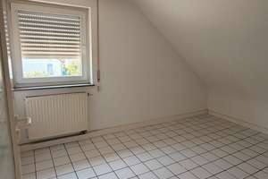 Gemütliche 3-Zimmer-Dachgeschosswohnung mit eigenem Gartenbereich in Reutlingen-Ringelbach – Die vollständige Adresse der Immobilie erhältst du vom Anbieter., 72762 Reutlingen-Mitte, Reutlingen – Vorschaubild 12
