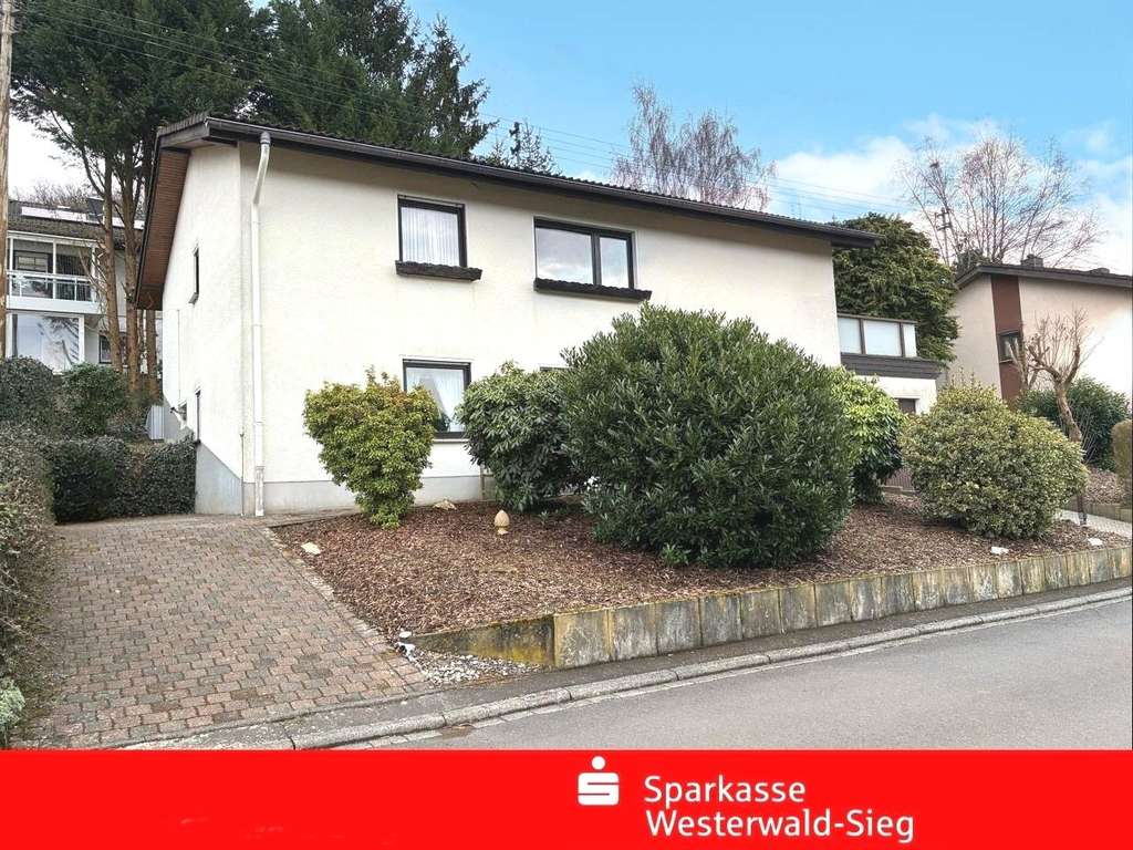 Immobilie in Steinebach/Sieg - Einfamilienhaus in ruhiger Lage (Nähe Gebhardshain)  - Bild 0