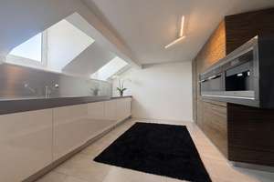 Moderne 4-Zimmer-Dachgeschosswohnung unter Denkmalschutz in Top-Lage der Fürther Innenstadt – 90762 Stadtpark, Stadtgrenze, Fürth – Vorschaubild 4