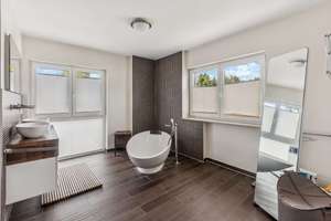 Kampa Traumhaus in Potsdam – 8 Zimmer, großer Garten, Garage, Fussbodenheizung & Energieeffizienz A+ – Die vollständige Adresse der Immobilie erhältst du vom Anbieter., 14476 Groß Glienicke, Potsdam – Vorschaubild 25