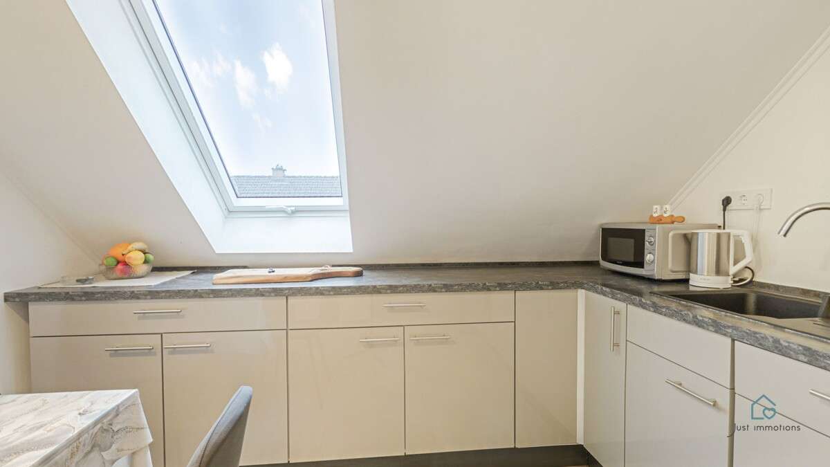 Immobilie in Meitingen - Just Immotions | 3,5-Zimmer-Dachgeschosswohnung mit Stellplatz in Meitingen! - Bild 2