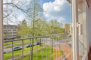 Stilvolles Wohnen in Bestlage:  Helle Eigentumswohnung mit Kamin & Parkett im begehrten Zooviertel – Die vollständige Adresse der Immobilie erhältst du vom Anbieter., 40237 Düsseltal, Düsseldorf – Vorschaubild 4