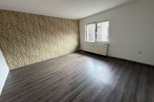 Viel Platz & Potenzial: 2-Zimmer-Wohnung mit zwei zusätzlichen Zimmern im Dachgeschoss – 46149 Schwarze Heide, Oberhausen – Vorschaubild 9
