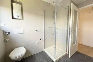 Bezugsfertige 2-Zimmer-Dachgeschoss-Wohnung – Modern, hell und hochwertig ausgestattet – Die vollständige Adresse der Immobilie erhältst du vom Anbieter., 45219 Kettwig, Essen – Vorschaubild 4