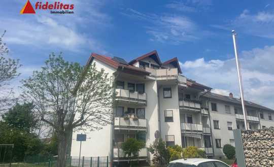 *****  Bezugsfrei  *****
Wunderschön geschnittene 3-Zi.-DG-Wohnung mit großem Balkon