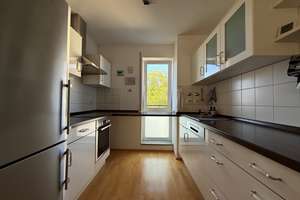 3-Zimmerwohnung mit Loggia und Stellplatz – Warndtstraße 19, 89077 Weststadt, Ulm – Vorschaubild 3