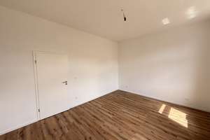 Lichtdurchflutete 3-Raum-Wohnung im Erstbezug nach umfassender Sanierung – Hochstr. 13, 45276 Steele, Essen – Vorschaubild 3