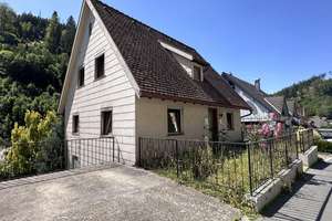 Platz für Ihre Wohnideen – Einfamilienhaus mit Potenzial in Triberg-Nußbach! – Die vollständige Adresse der Immobilie erhältst du vom Anbieter., 78098 Triberg im Schwarzwald – Vorschaubild 3