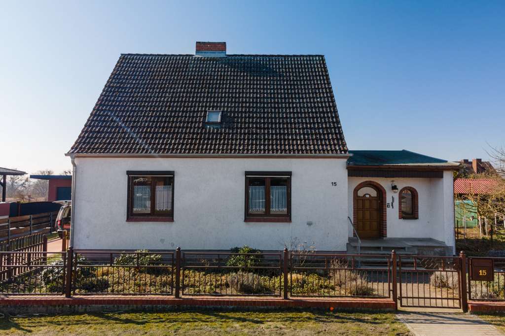 Immobilie in Gartz (Oder) - Viel Platz für Ihre Ideen – Einfamilienhaus mit Garten und Nebengebäuden - Bild 1