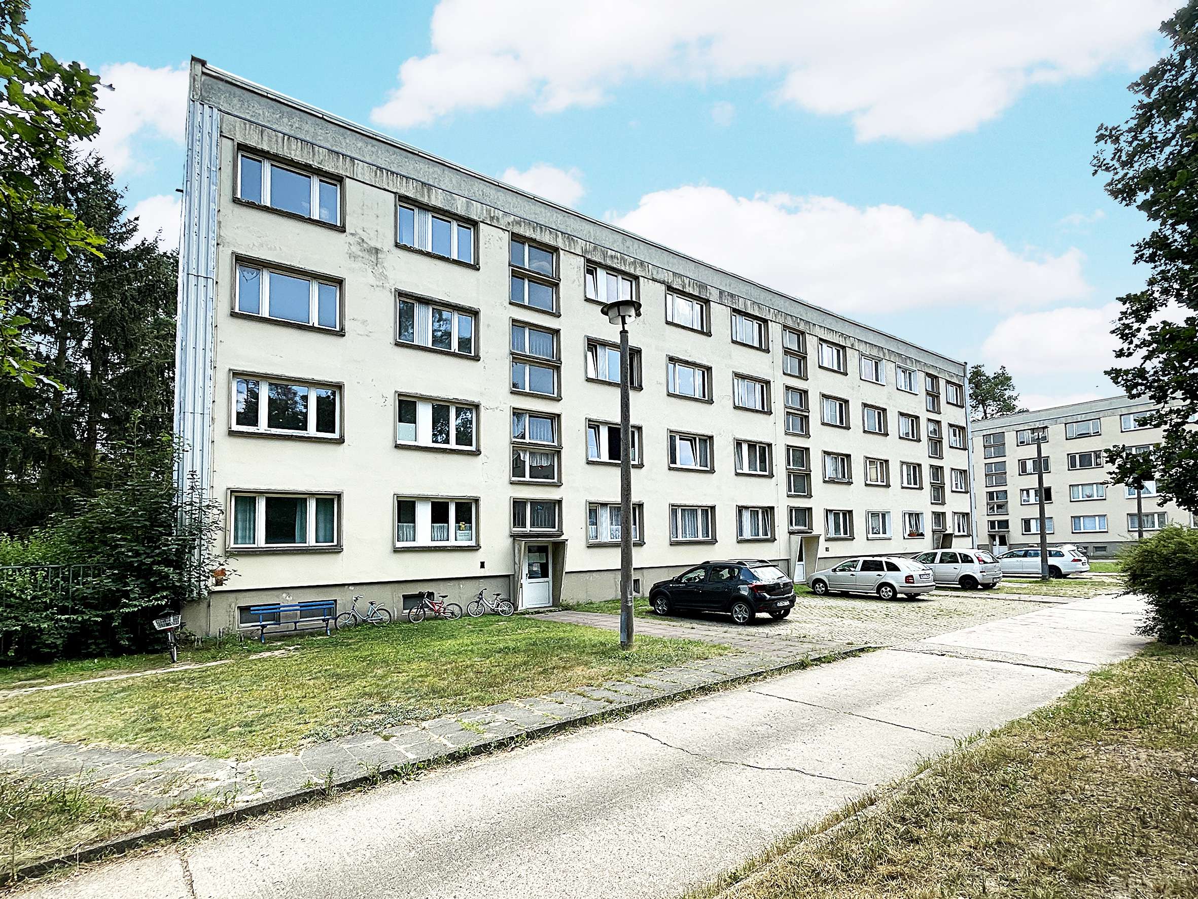 tlw. vermietete Wohnanlage mit Garagenkomplex, Anhalt Bitterfeld Kreis – Bild 3