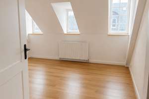 ERSTBEZUG NACH RENOVIERUNG - 4-Zimmer Wohnung im Stadtzentrum – Rudolf-Breitscheid-Str. 1, 90762 Altstadt, Innenstadt, Fürth – Vorschaubild 3