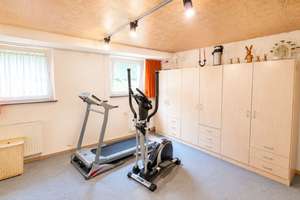 Familienidylle in Britz: Bungalow mit Sauna, Pool und vielseitigem Kellerbereich – Die vollständige Adresse der Immobilie erhältst du vom Anbieter., 12347 Britz, Berlin – Vorschaubild 13