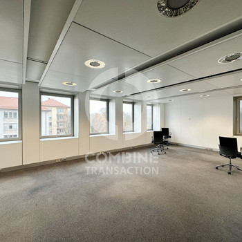 Office an der Isar. combine Transaction