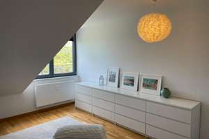 Wunderschöne 2-Zimmer-Wohnung mit einmaligem Balkon in Oberkassel – 40549 Oberkassel, Düsseldorf – Vorschaubild 12