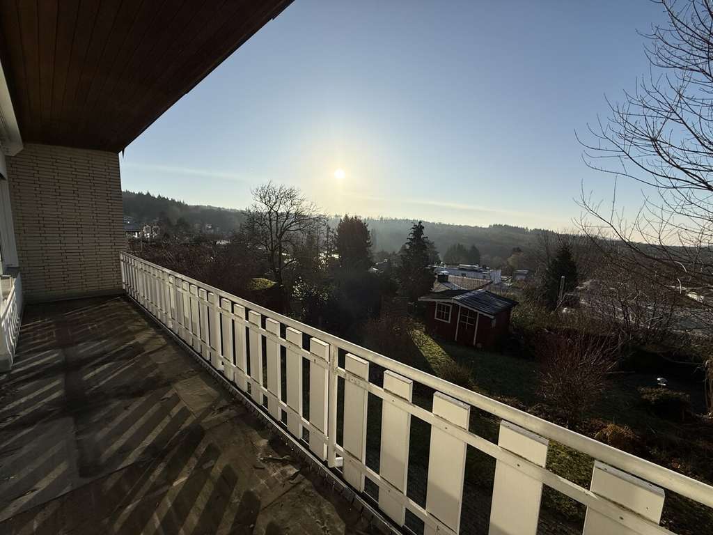 Immobilie in Glashütten - Bungalow mit spektakulärer Aussicht - bereits entkernt und bereit für Ihre Vision - Bild 2