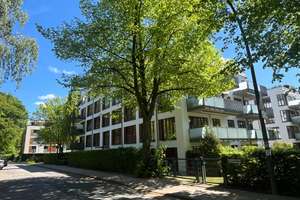 Außergewöhnliches Wohnen am Tierpark – Aussicht auf Bärengehege in heller 2/3 Zimmer Wohnung