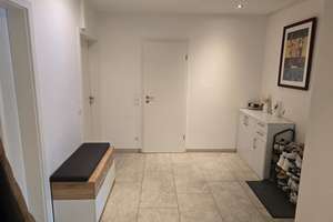 Moderne Ergeschosswohnung mit Klimaanlage, Einbauküche und eigenem Garten – Raiffeisenstraße 18, 47259 Huckingen, Duisburg – Vorschaubild 2