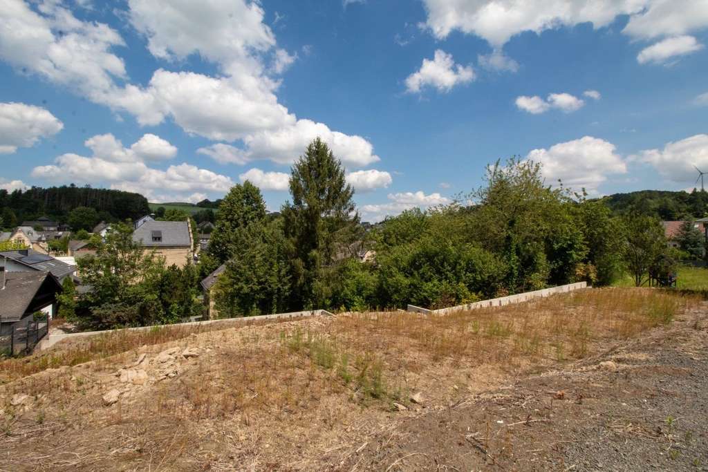 Immobilie in Wassenach - Toller Weitblick in Ortsrandlage - Bild 2