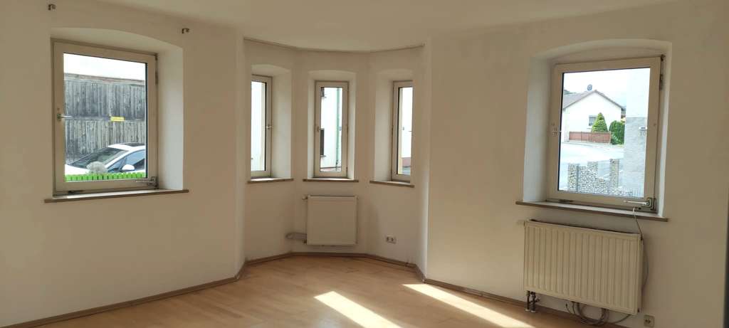 Immobilie in Weismain - Zweifamilienhaus in Weismain 8 Zimmer  185 m² Wohnfläche  Grundfläche 463 qm - Bild 1